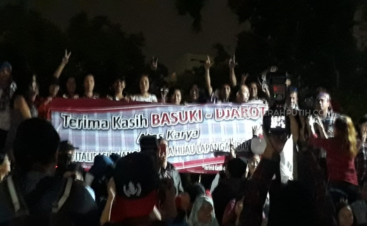 Resmikan Lapangan Banteng, Gubernur Anies Diinterupsi Massa Ahok-Djarot