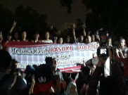 Resmikan Lapangan Banteng, Gubernur Anies Diinterupsi Massa Ahok-Djarot