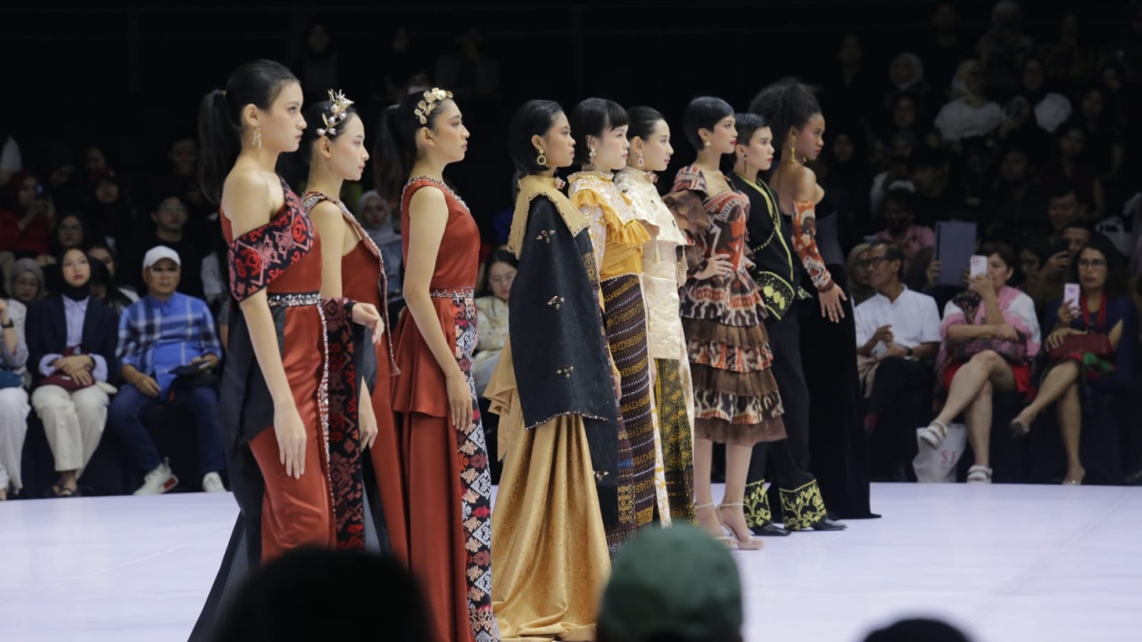 'Inheritance Soul', Panggung Ekspresi Desainer Muda Sparks Fashion Academy di IFW 2025