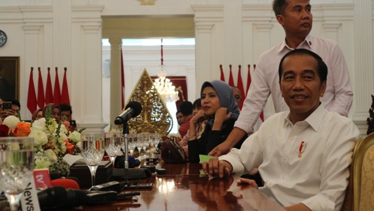 Presiden Joko Widodo saat diskusi bersama wartawan di Istana Merdeka Jakarta, Kamis (24/10/2019). (ANTARA/Desca Lidya Natalia)