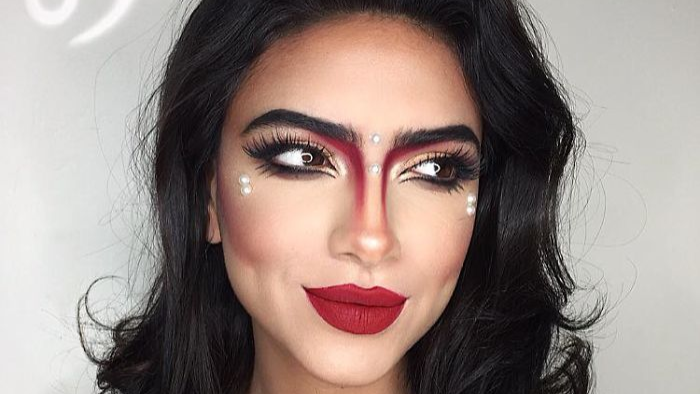 Make-up Inspiratif ala Simbol Zodiak