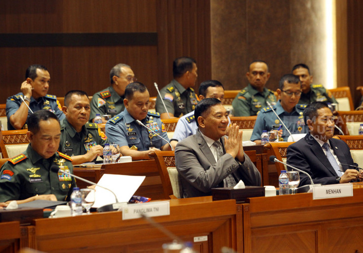 Raker Menhan dan Panglima TNI dengan Komisi I DPR Bahas Situasi Geopolitik  