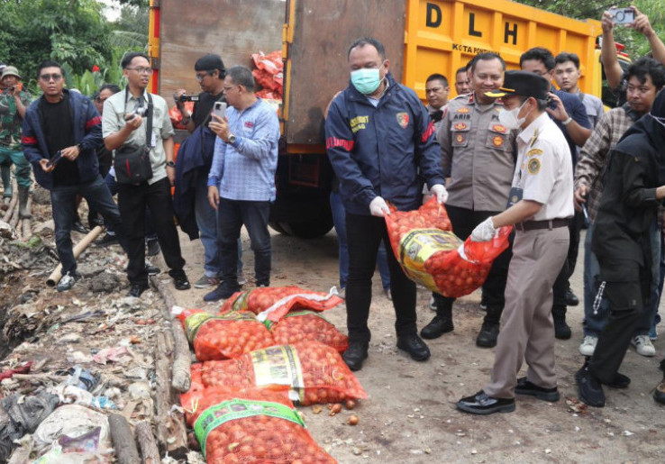 Puluhan Ton Bawang Impor Ilegal dari Malaysia Dimusnahkan, Masuk lewat Jalur Tikus di Kalimantan