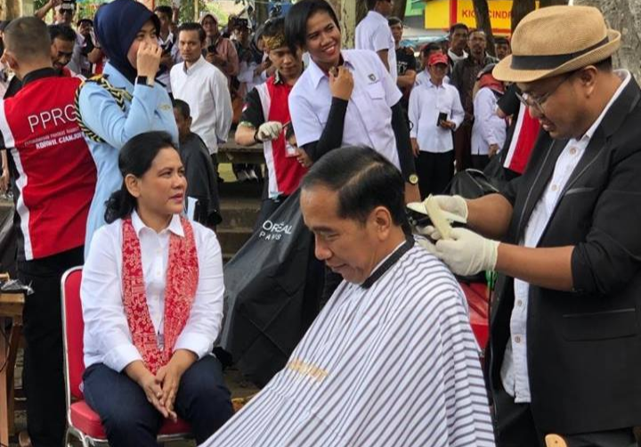 Dahnil ke Jokowi: Cukur Rambut di Garut, Bawa Tukang Cukur dari Jakarta