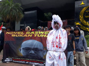Tuntut Kejagung Segera Adili Novel Baswedan, Massa: Jangan Biarkan Hukum Mati Seperti Pocong