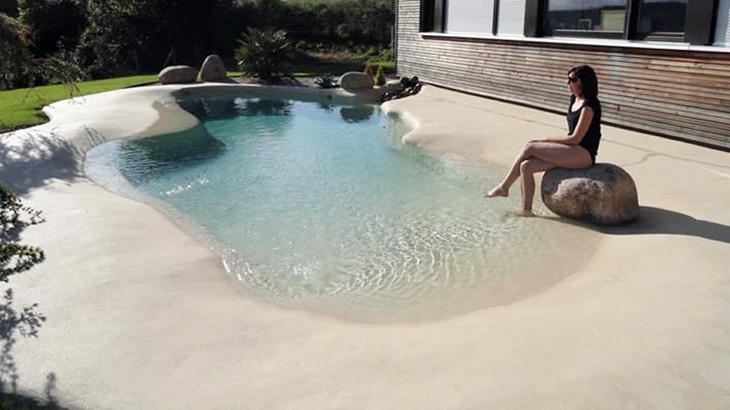 Mengintip Kolam Renang Rumahan Ala Oasis di Gurun yang Lagi Viral