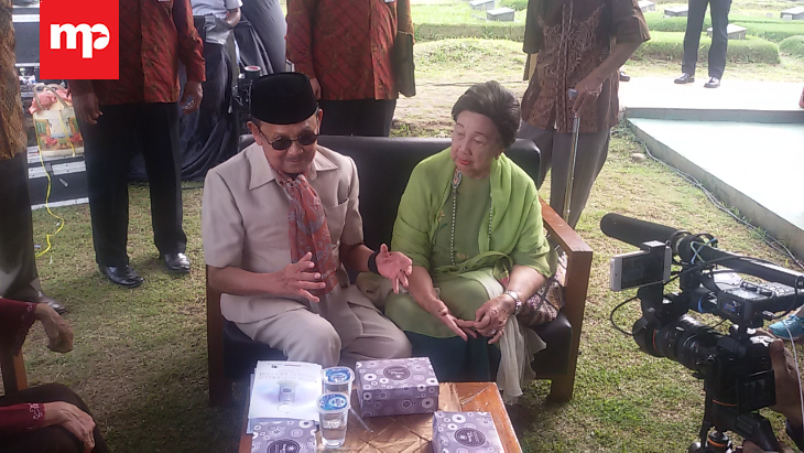 Presiden BJ Habibie tokoh demokrasi dan teknologi Indonesia