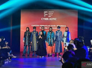Jakarta Fashion Trend 2024, 'SECURETRA' Tia Hidayat Angkat Isu Keamanan Dunia Maya