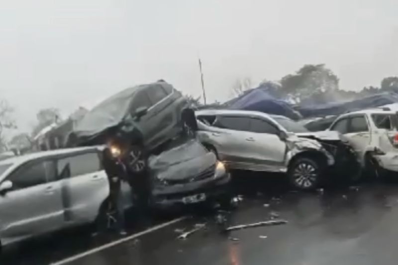 Tabrakan Beruntun di Tol Cipularang Diduga Dipicu Truk Bermuatan Alami Rem Blong