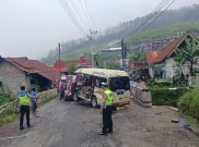Mobil Rombongan Wisatawan Bojonegoro Alami Kecelakaan di Tawangmangu, 5 Orang Tewas