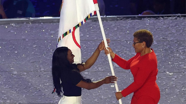 Simone Biles Bawa Bendera Olimpiade ke Los Angeles 2028
