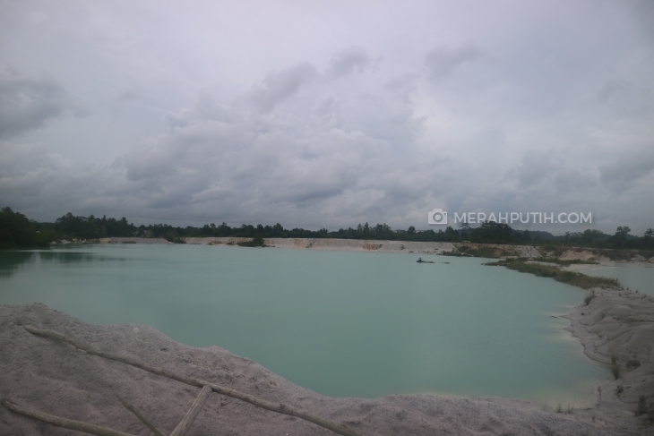 Kamu hanya membutuhkan waktu 15 menit untuk sampai ke Danau Kaolin (MP/Muchammad Yani)
