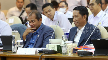 Raker Perdana Menteri Hukum Supratman Andi Agtas dengan Komisi XIII DPR
