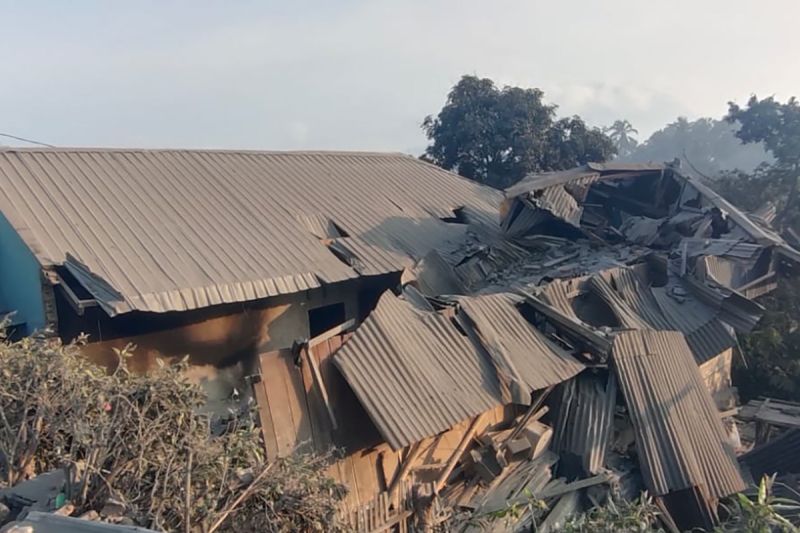 8 Desa Alami Dampak Kerusakan Paling Parah Akibat Erupsi Lewotobi Laki-Laki