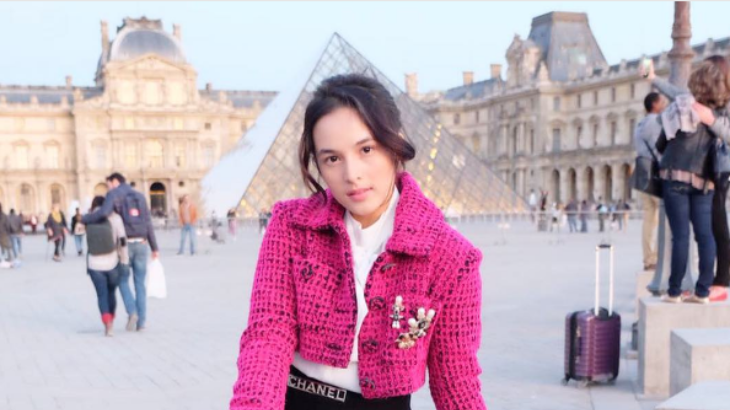 Unggah Foto Mesra Bareng Pria Tampan, Chelsea Islan Buat Hati Warganet Terpoteq
