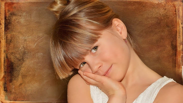 Orang tua jadi contoh paling nyata bagi anak. (Foto: Pixabay/Pezibear)