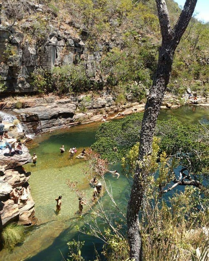 Sao Jorge memiliki banyak pantai yang cocok untuk berenang liar. (Foto: instagram.com/saturviagens)