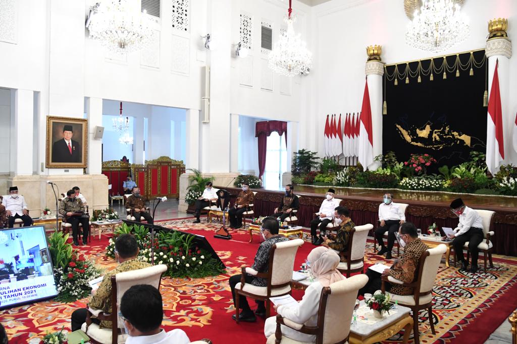 Sidang Kabinet Paripurna mengenai Penanganan Kesehatan dan Pemulihan Ekonomi untuk Penguatan Reformasi Tahun 2021 yang digelar di Istana Negara, Jakarta, pada Senin (7/9). Foto: Biro Pers, Media, dan Informasi Sekretariat Presiden