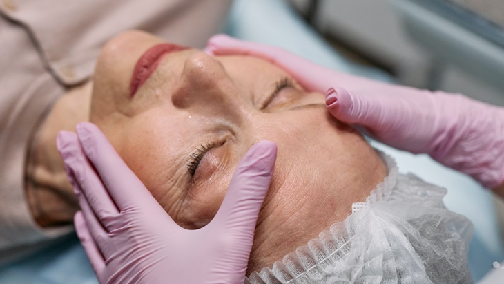 Perhatikan Hal ini Sebelum Melakukan Microneedling di Rumah