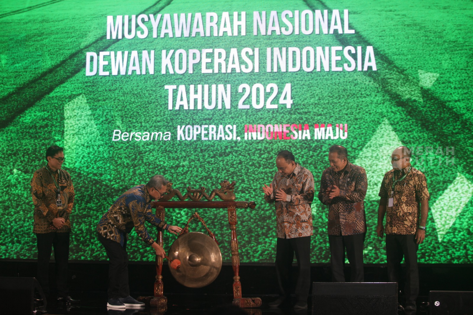Menko Pangan Zulhas Buka Munas Dekopin Tahun 2024 di Jakarta