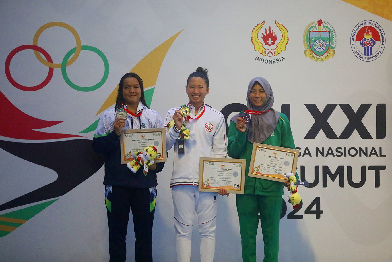 PON XXI Aceh-Sumut: Perenang DKI Jakarta Elysha Chloe Pribadi Raih Emas Renang 50 M Gaya Dada Putri