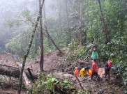 Jalur Pacet-Cangar Longsor, Akses Masuk Kota Batu Malang Ditutup Total