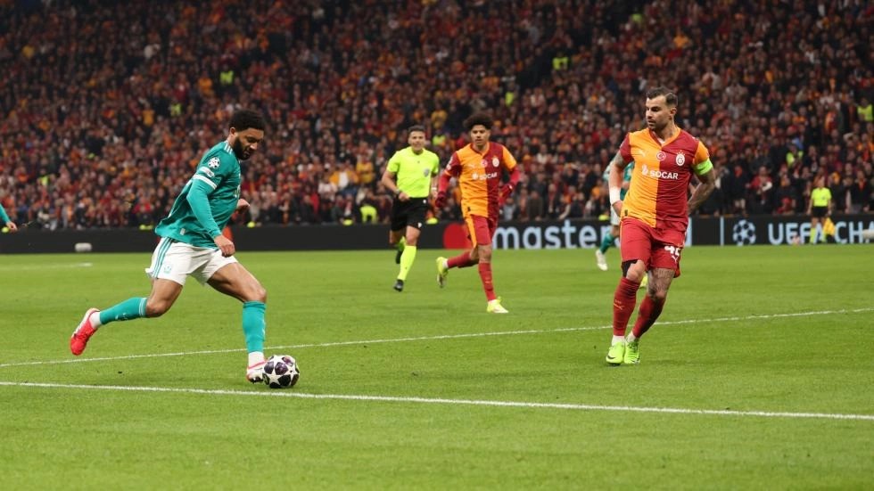 Liverpool Kalah 1-0 dari Galatasaray, Arne Slot Sesalkan Keputusan Wasit