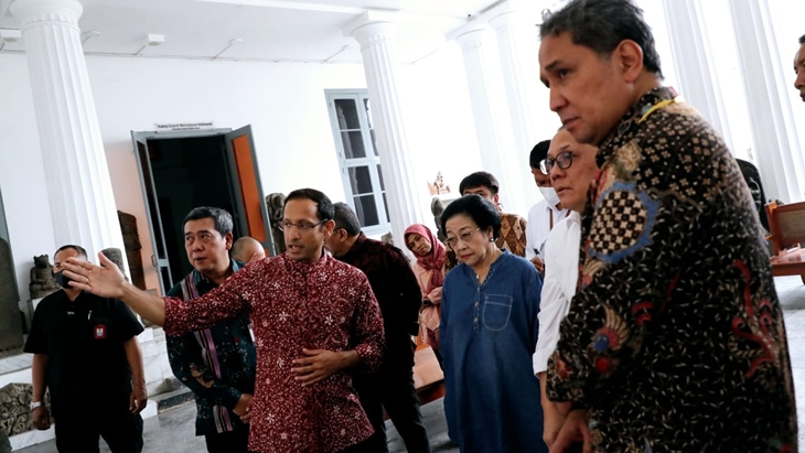 Megawati Datangi Museum Nasional yang Terbakar