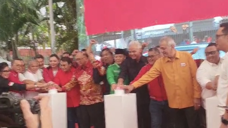 Didampingi Elite Parpol Pendukung, Ganjar Resmikan Rumah Aspirasi Sukarelawan