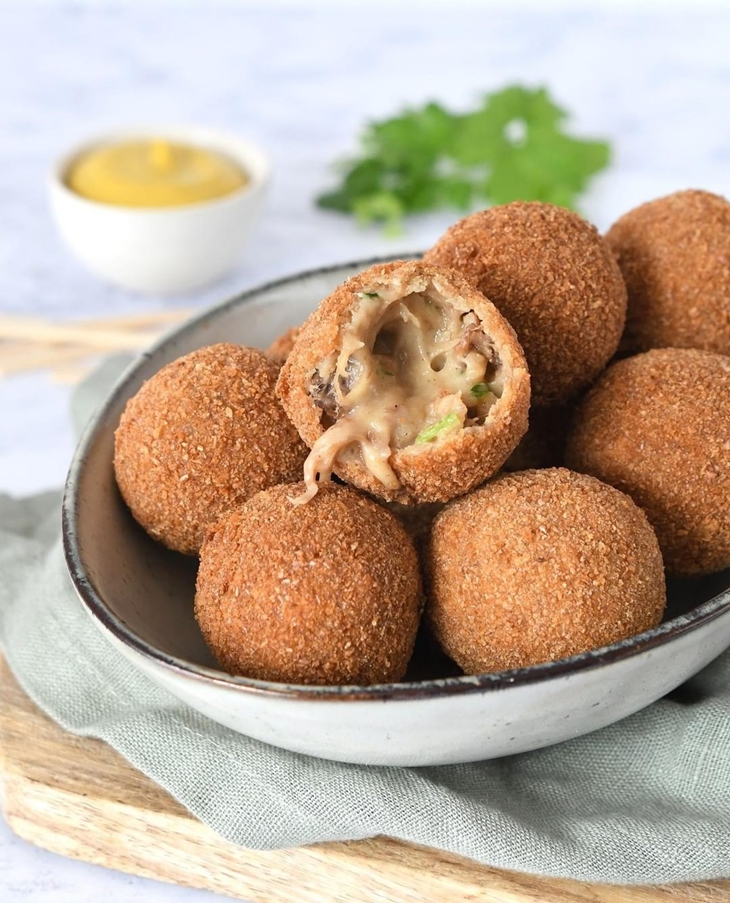Bitterballen. (Foto: instagram.com/laurasbakery)