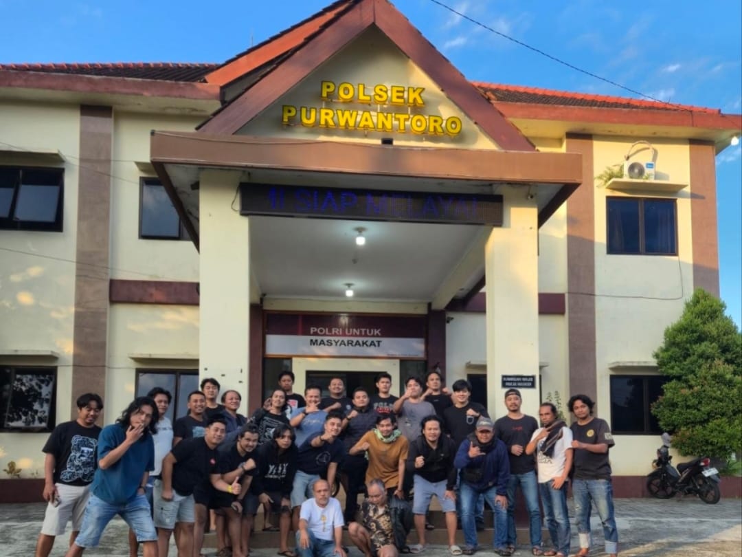 Polisi Tangkap Polisi Tangkap Tersangka Pelecehan Santri di Pati, Sempat Kabur ke Luar Kota Ponpes di Pati  Pelaku Sempat Kabur ke Luar Kota