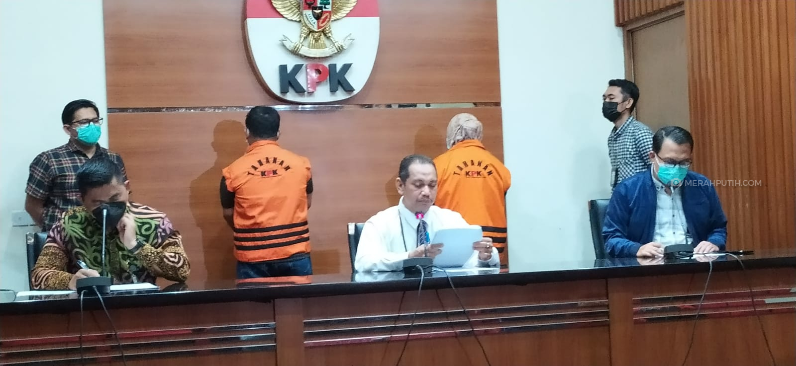 KPK Tahan Bupati Kolaka Timur
