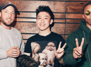 Rich Chigga Pamer Batu Akik Saat Interview di Amerika