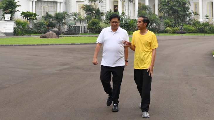 Olah Raga Bersama Airlangga Hartarto, Presiden Jokowi Bahas Motor dan Cawapres