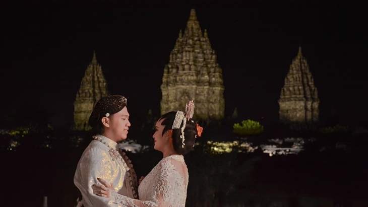 Pernikahan Berlatar Belakang Candi Prambanan, Berikan Kenangan Abadi
