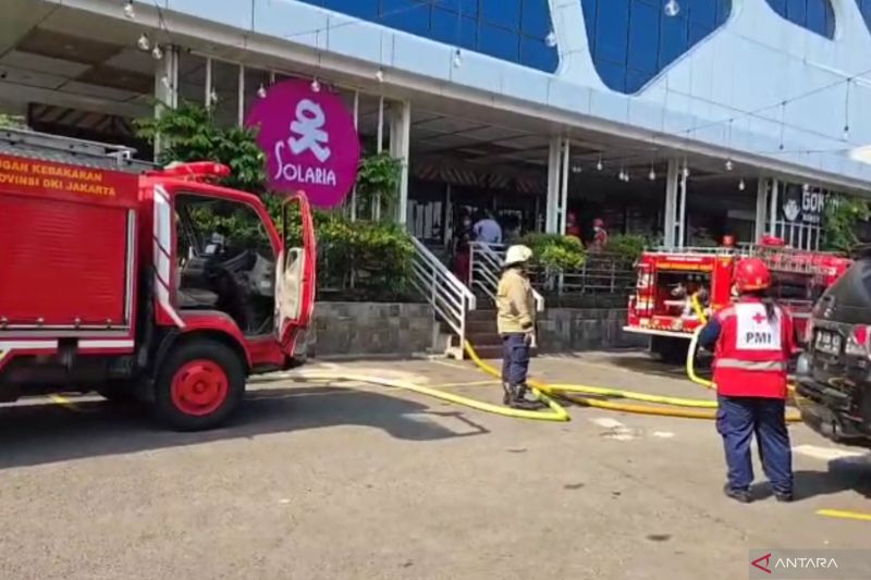 Mal Ciplaz Klender Kebakaran, Api Berawal dari Korsleting di Restoran Solaria