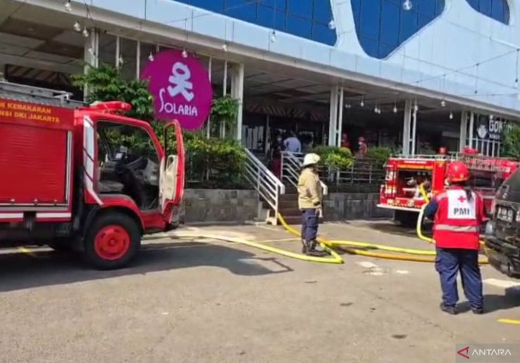 Mal Ciplaz Klender Kebakaran, Api Berawal dari Korsleting di Restoran Solaria