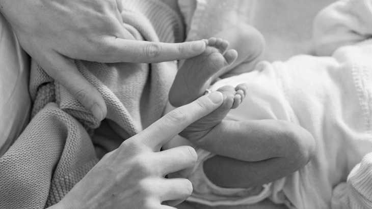 Maksimalkan Tumbuh Kembang si Kecil dengan Sentuhan Lembut dan Aroma yang Tepat