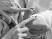 Maksimalkan Tumbuh Kembang si Kecil dengan Sentuhan Lembut dan Aroma yang Tepat