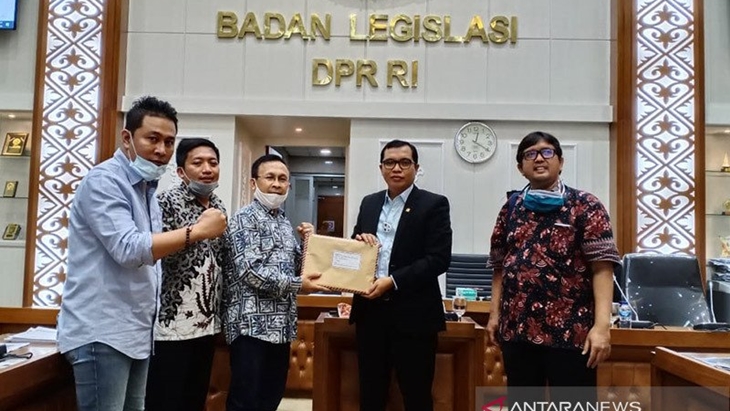Naskah UU Cipta Kerja: Ada Perubahan Signifikan di Klaster Ketenagakerjaan