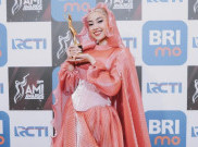 Jinan Laetitia Jadi Penampil Pembuka untuk Konser Coldplay di Singapura