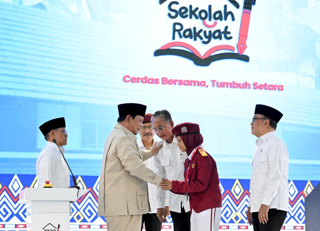 DPR Tuntut Kemensos Buka-Bukaan soal Anggaran Sepatu Sekolah Rakyat Rp 700 Ribu per Pasang