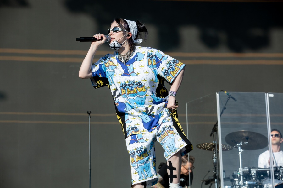 Stella McCartney x The Beatles Mengeluarkan Koleksi 'All Together Now'