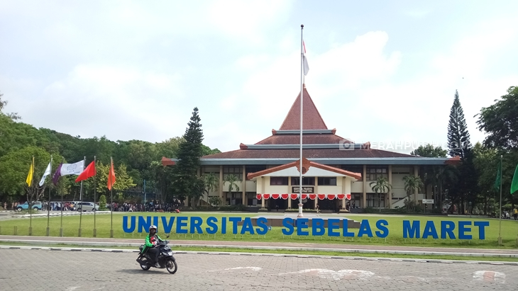 Jokowi Tantang Kreativitas Perguruan Tinggi di Dies Natalis Ke-45 UNS