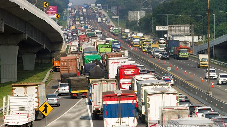 Warga DKI Diperingatkan Kembali dari Liburan sebelum Tanggal 1 November