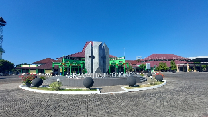 Embarkasi Solo Jadi Pertama Berangkatkan Calon Haji, Kloter 1 dari Pati