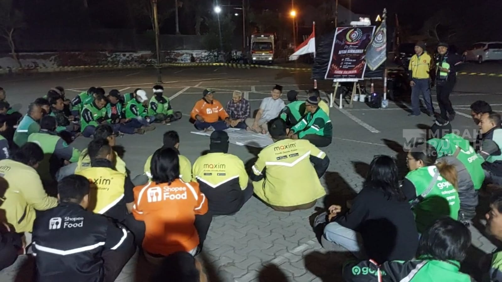Ojol Soloraya Gelar Doa Bersama hingga Galang Dana untuk NTT, Peringati Tragedi Kematian Affan