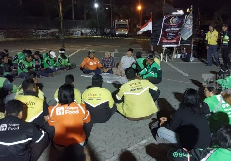 Ojol Soloraya Gelar Doa Bersama hingga Galang Dana untuk NTT, Peringati Tragedi Kematian Affan