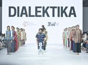 Cita Tenun Indonesia Pamerkan Busana Kain Penuh Gagasan Lewat Dialektika di JFW 2025