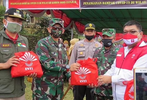 Perhimpunan INTI Bersama TNI Bagikan Ribuan Sembako dan APD kepada Masyarakat di Wilayah Kodim 0608/Cianjur